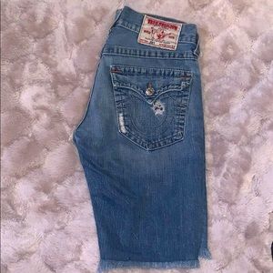 Men’s True Religion Frayed denim shorts